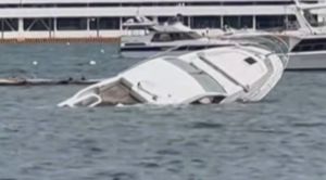 ¡EL OLEAJE DEL HURACÁN POLO HUNDE UN YATE EN ACAPULCO!