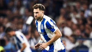 ¡AGRADECE SANTI GIMÉNEZ APOYO DE LA AFICIÓN DEL PORTO EN SU DEBUT!