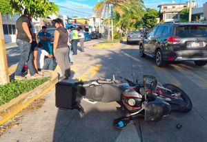 ¡BIKER SALE “VOLANDO” POR ‘TORTAZO” EN JUAN PABLO II!