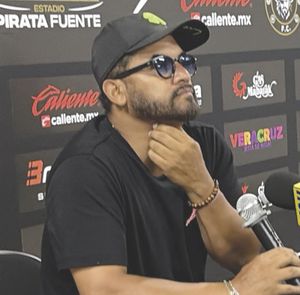 ¡“NO PUEDES COMETER ERRORES ANTE UN EQUIPO TAN BIEN TRABAJADO”!: EFRÉN HERNÁNDEZ