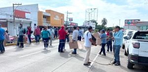 ¡BLOQUEAN LA CFE! - *Llegaron desde Omealca