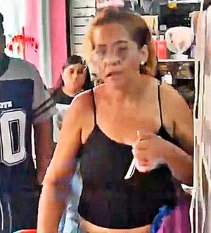 ¡SORPRENDE A FARDERA ROBANDO EN NOVEDADES DIANA!