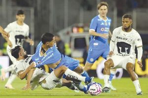 ¡AMARGA CRUZ AZUL VENGANZA DE PUMAS EN CU!