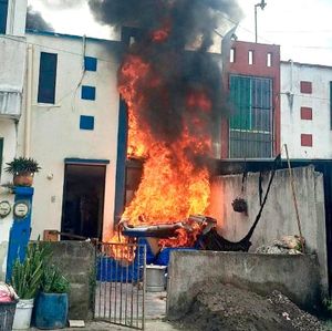 ¡ARDIÓ UNA VIVIENDA EN ARBOLEDAS SAN RAMÓN!