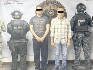 ¡DETIENEN A ALCALDE Y A EX EDIL DE SUCHIAPA, CHIAPAS!