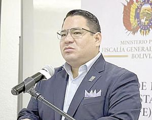 ¡DETIENEN A ROGER MARIACA, FISCAL GENERAL DE BOLIVIA!