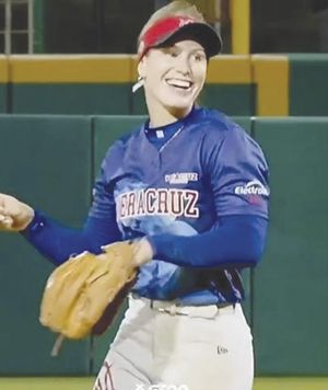 ¡EL ÁGUILA SOFTBOL MANTIENE SU BASE!