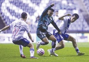 ¡EVITA GOLAZO DE ARMENTA CAÍDA DEL PUEBLA ANTE LEÓN!