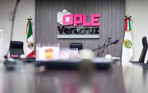¡SALPICA AL OPLE! - BAJO LA LUPA FUNCIONARIO