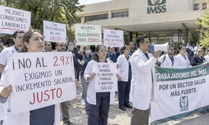 ¡EXTIENDEN TRABAJADORES DEL IMSS LAS PROTESTAS A NIVEL NACIONAL!