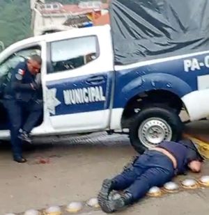 ¡POLICÍAS HERIDOS POR PATRULLAZO!
