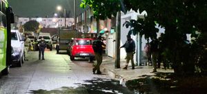 ¡DETENIDOS POR QUEMARLE LAS “PATAS AL CHAMUCO”!