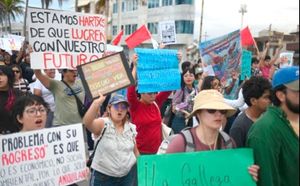 ¡QUE LE PAREN! - EXIGEN MANIFESTANTES A LA MARINA