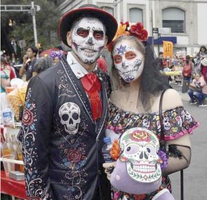 ¡EXALTAN TRADICIONES EN MEGA PROCESIÓN DE CATRINAS!