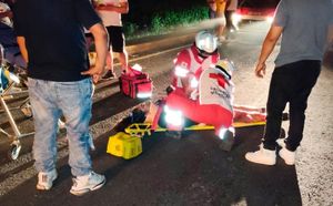 ¡ATROPELLA A MUJER Y CAFRE ESCAPÓ!