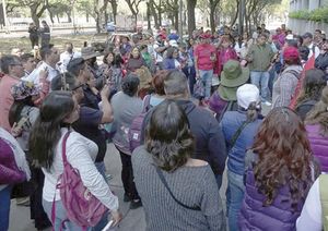 ¡DETONAN PETARDOS EN EL COLEGIO DE BACHILLERES; LESIONAN A DOCENTE!