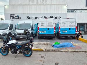 ¡SE DESVANECIÓ EN LA BANQUETA CUANDO ESPERABA EL CAMIÓN!