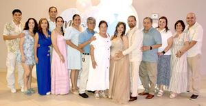 ITZAYANA Y RICARDO ESPERAN A SU PRINCESITA