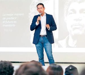 JUAN ANTONIO PINILLA HABLA SOBRE EL FUTURO ENERGÉTICO EN EL TECNOLÓGICO DE VERACRUZ
