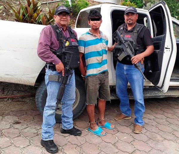 ¡AHORCÓ A SU COMPAÑERO DE PARRANDA!