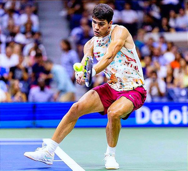 ¡AVANZA ESPAÑOL CARLOS ALCARAZ EN EL US OPEN!