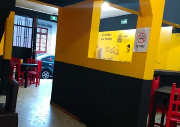 ¡Se chamusca restaurante de alitas!