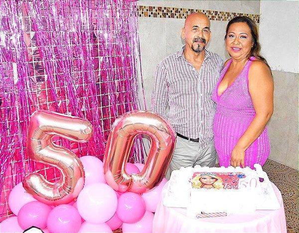 ¡FESTEJA SUS 50 AÑOS VIOLETA!