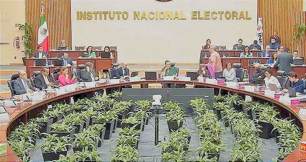 ¡PREOCUPA A PARTIDOS DIVISIÓN EN EL INE!