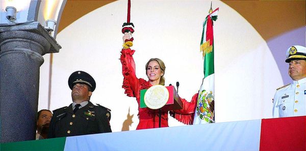 ¡PATI YU DIO EL GRITO CON ZÓCALO LLENO! -Desde el Balcón Principal de Palacio