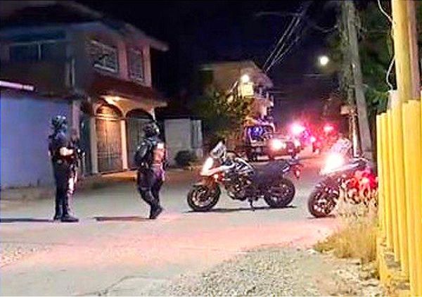 ¡POLICÍAS BALEAN A TAXISTA EN POZA RICA!