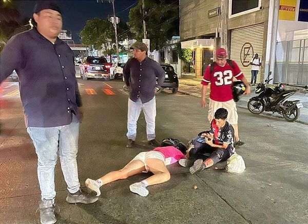 ¡TAXISTA ARROLLÓ A PAREJA DE NOVIOS!