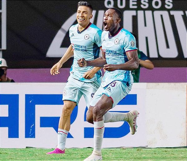 ¡DIBER CAMBINDO SALVA A CRUZ AZIUL EN MAZATLÁN!