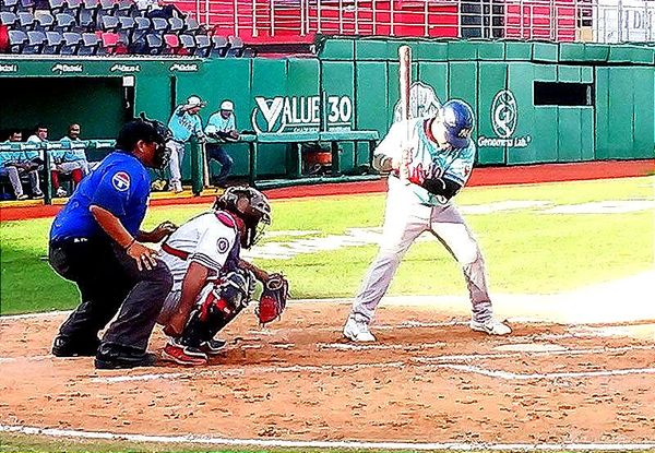 ¡GIGANTES VENCE A SECCIÓN 9 Y TERMINA INVICTO!