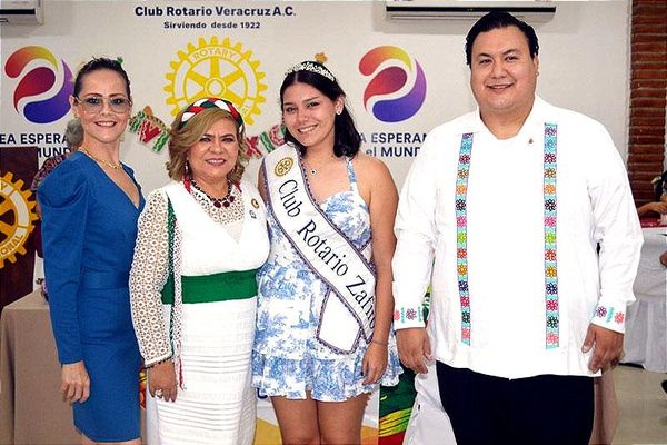 ROTARIOS FESTEJAN A MÉXICO