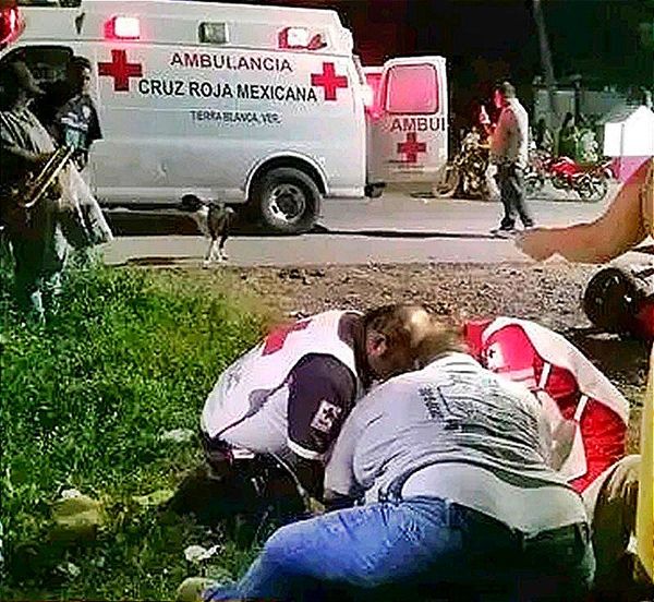 ¡MOTOCICLISTA HERIDO EN ENCONTRONAZO! -Y LO MANDA A URGENCIAS