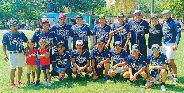 ¡LA LUZ SE IMPONE A YANKEES EN LA PELOTA PLAYERA DE LA COLONIA CUAUHTÉMOC! -Deportivo Peña sigue de líder y Cuervos a un punto