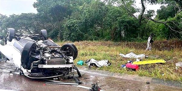 ¡VOLCADURA MORTAL EN LA AUTOPISTA CÓRDOBA-VERACRUZ! -Un muerto y cuatro heridos