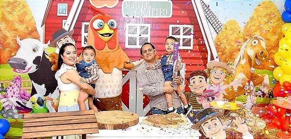 FIESTÓN PARA MATHÍAS Y MATTEO  QUE CUMPLEN CUATRO AÑOS!