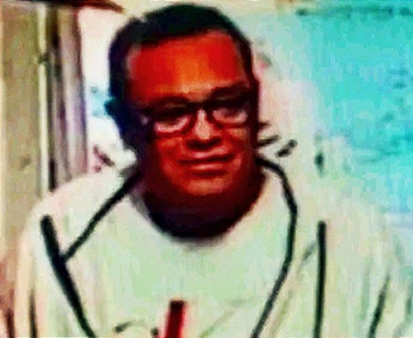 ¡CÁMARA CAPTA A UN PRESUNTO ASALTANTE DE LOCALES COMERCIALES!