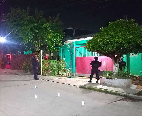 ¡TIROTEAN UN AUTO LAVADO EN TEXISTEPEC! ...Utilizado para el Resguardo de Vehículos del Personal del Alcalde