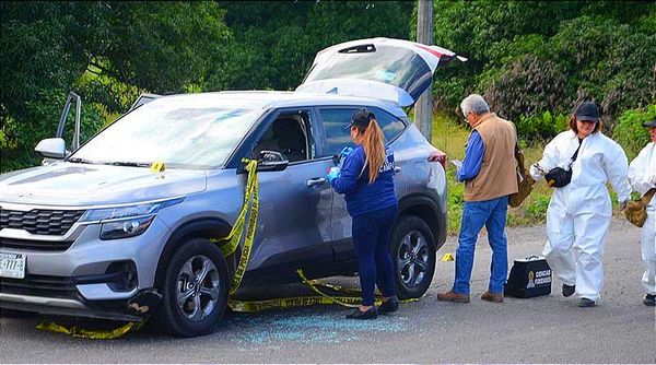 ¡BALACERA EN LA CARRETERA! -Hombres Armados se Tirotean con Policías Estatales en Rancho del Padre