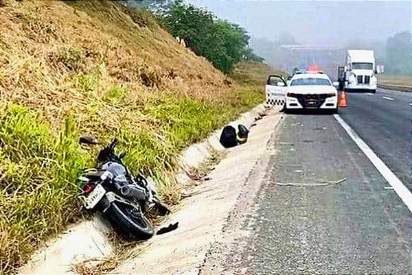 ¡CAFRE MATA A UN PROFESOR! -CIRCULABA EN SU MOTO EN LA TUXPAN-TOTOMOXTLE CUANDO FUE EMBESTIDO