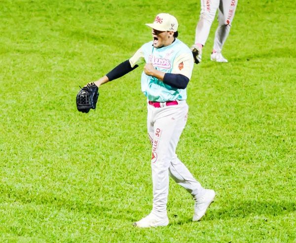 ¡EL ÁGUILA GANA TINTO EN SANGRE A PERICOS!