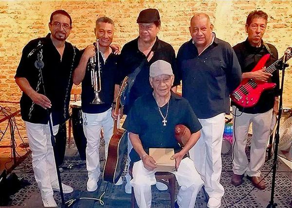 CELEBRAN 90 AÑITOS DE LEO HUERTA!... Fundador del Grupo Veracruzano Raza de Bronce