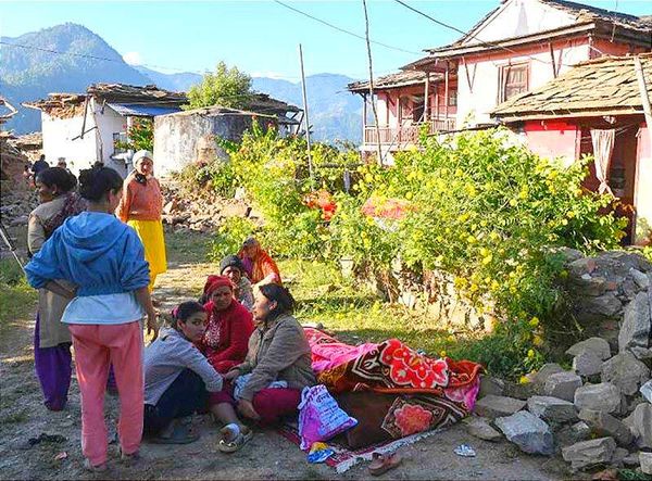 ¡SUMAN 143 MUERTOS! -Tras Sismo de Magnitud 5.6 en Nepal