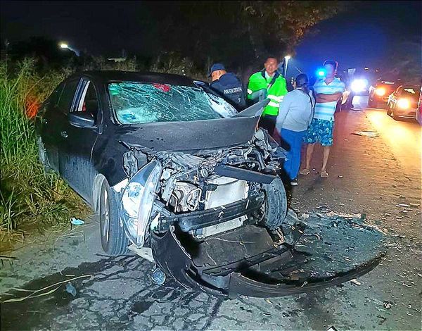 ¡CUATRO HERIDOS EN ENCONTRONAZO! -Auto fue Golpeado por Conductor Cafre