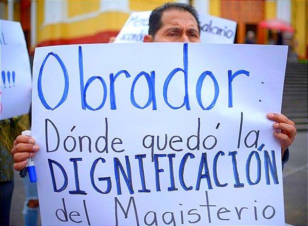 ¡PROTESTAN MAESTROS! -Por los Bajos Salarios