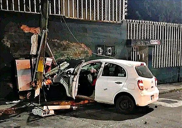 ¡TERMINA LA PARRANDA CHOCANCO CON UN POSTE! -Y se lo Llevan a los Separos