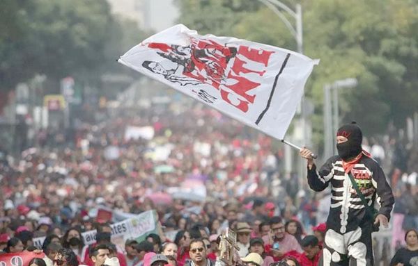 ¡MARCHA NACIONAL DE LA CNTE; MAESTROS VAN RUMBO AL ZÓCALO DE LA CDMX!