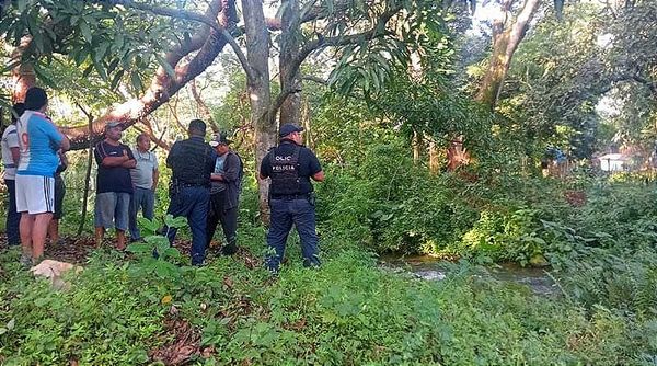 ¡HALLAN A CAMPESINO MUERTO EN UN RIACHUELO! -a Poca Distancia de la Carretera Federal 180 Costera del Golfo.